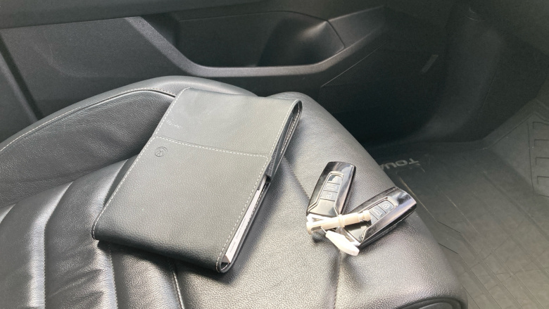 Volkswagen Touareg 3.0 V6 TDI 4Motion R-Line Tech 5dr Tip Auto Diesel Estate